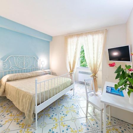 Hotel Il Nespolo Casamicciola Terme Exterior foto