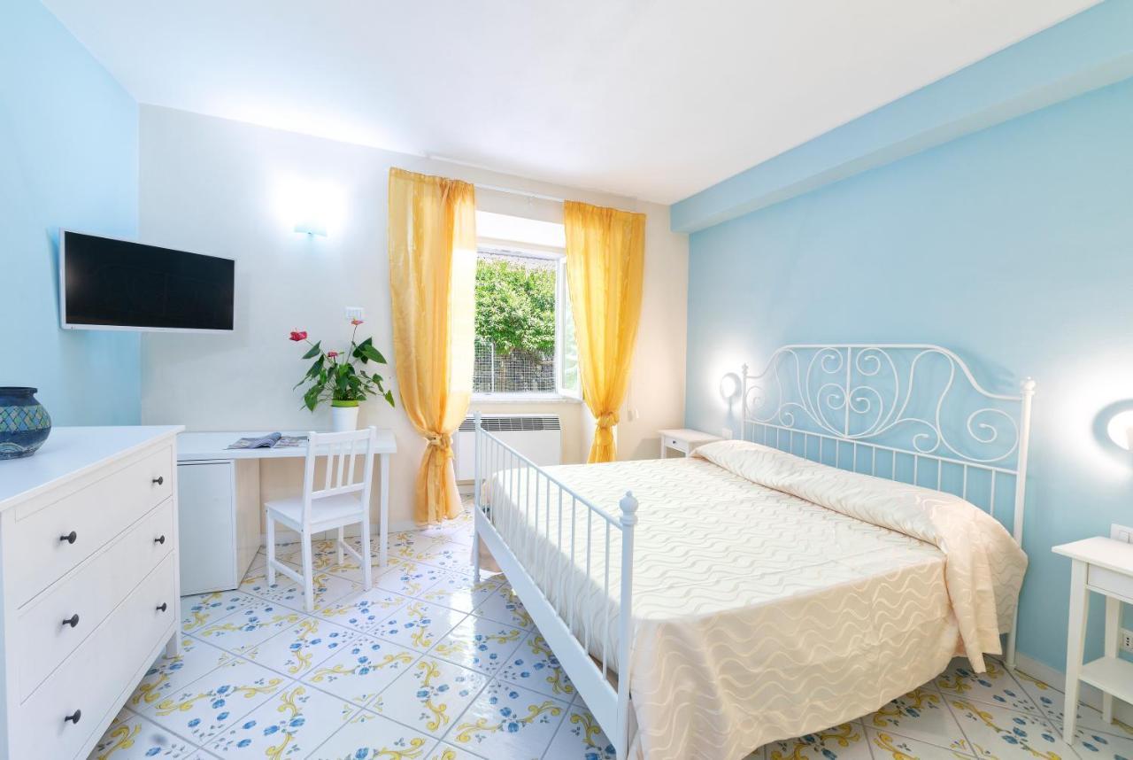 Hotel Il Nespolo Casamicciola Terme Exterior foto