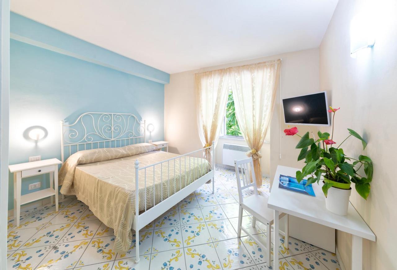 Hotel Il Nespolo Casamicciola Terme Exterior foto