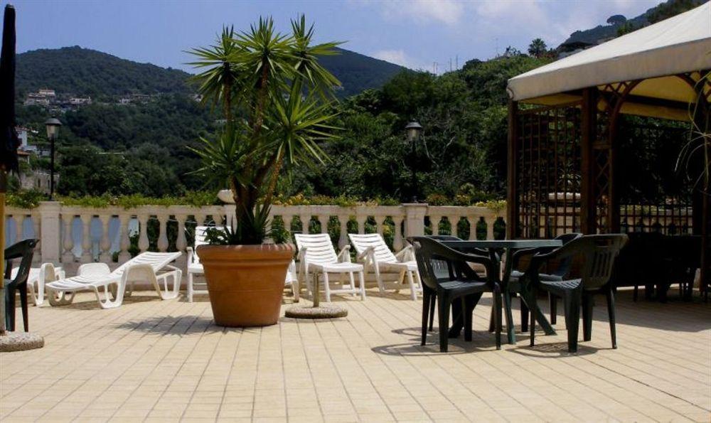 Hotel Il Nespolo Casamicciola Terme Exterior foto