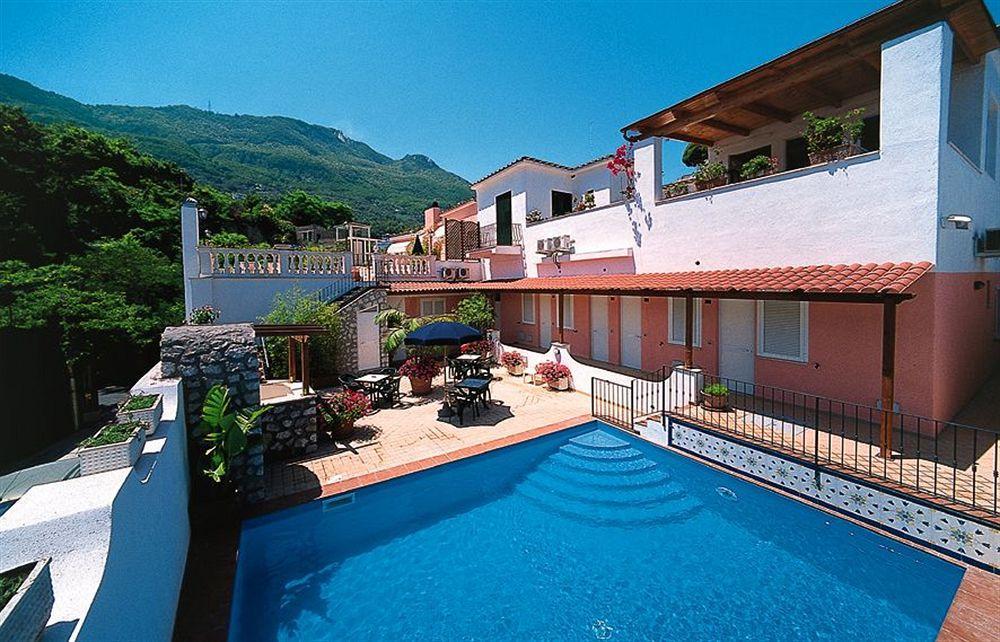 Hotel Il Nespolo Casamicciola Terme Exterior foto