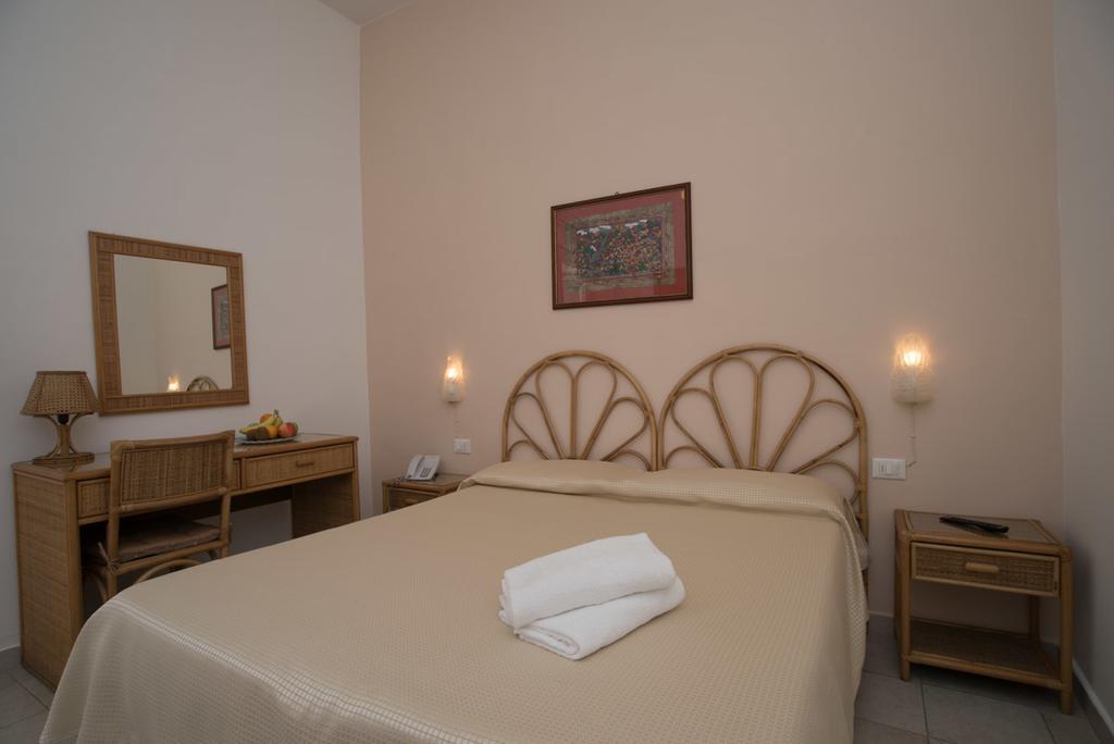 Hotel Il Nespolo Casamicciola Terme Exterior foto
